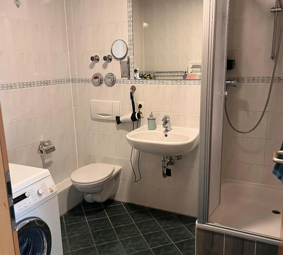 Zentrale Und Komfortable 1 Zkb Wohnung Leipzig 0*,
