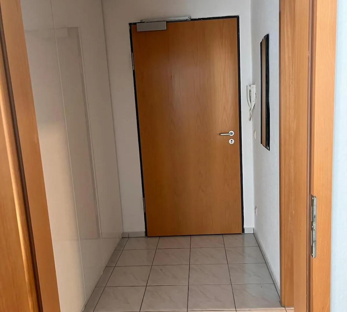 Zentrale Und Komfortable 1 Zkb Wohnung Leipzig